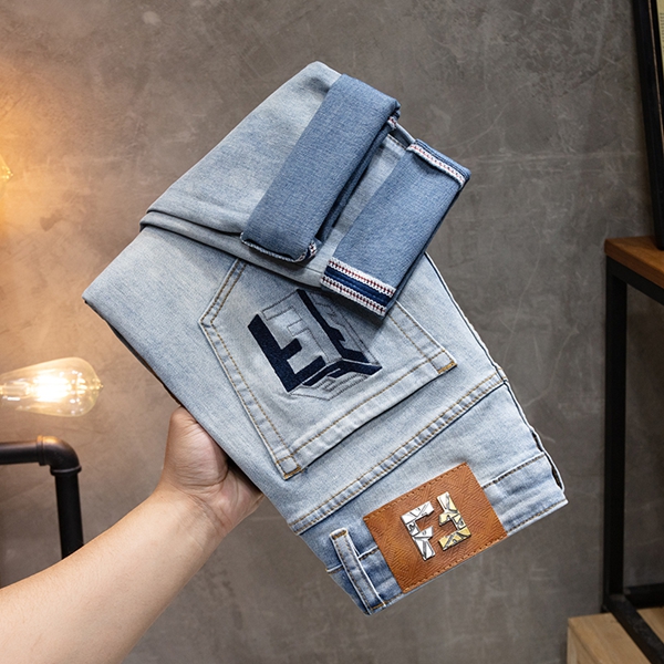 ブランドジーンズ着用イメージ